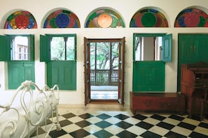 Superior Double Room, Courtyard View | Bahagian dalam