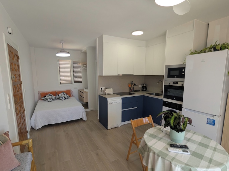 Bright Apartment With A Spacious Terrace Near The Ocean. - Puerto de Mazarrón