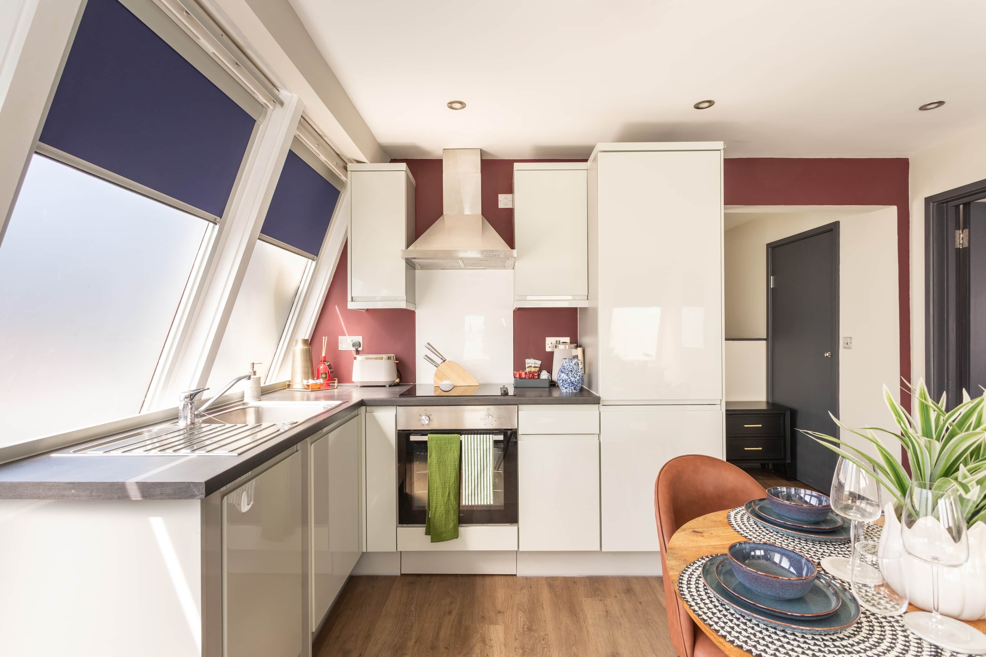 Fridge, stovetop, dishwasher, toaster