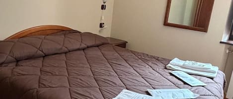 Chambre Supérieure avec lits jumeaux, salle de bains attenante
