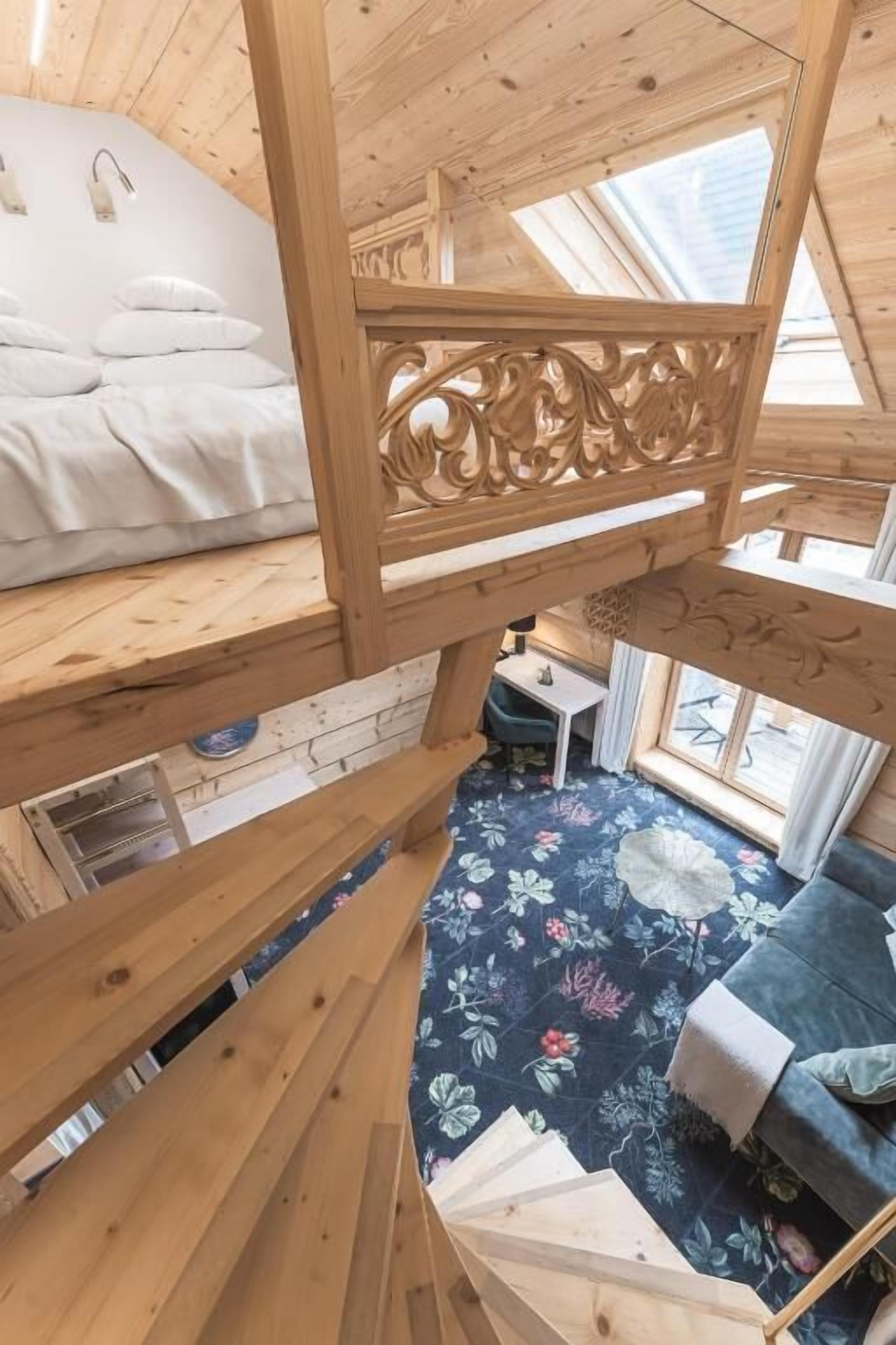 Deluxe Double Room, Balcony, Mountain View | In-room safe, iron/ironing board, free WiFi