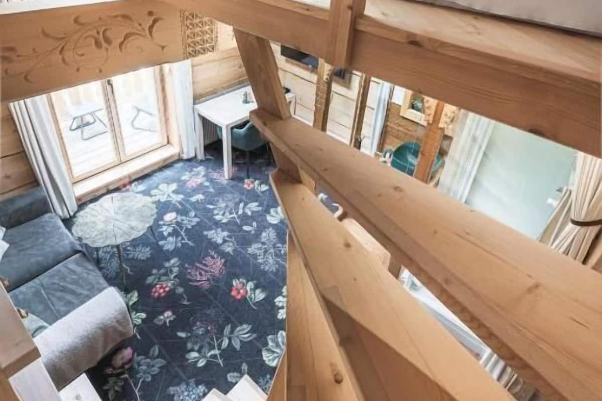 Deluxe Double Room, Balcony, Mountain View | Hypo-allergenic bedding available, in-room safe, desk, laptop workspace