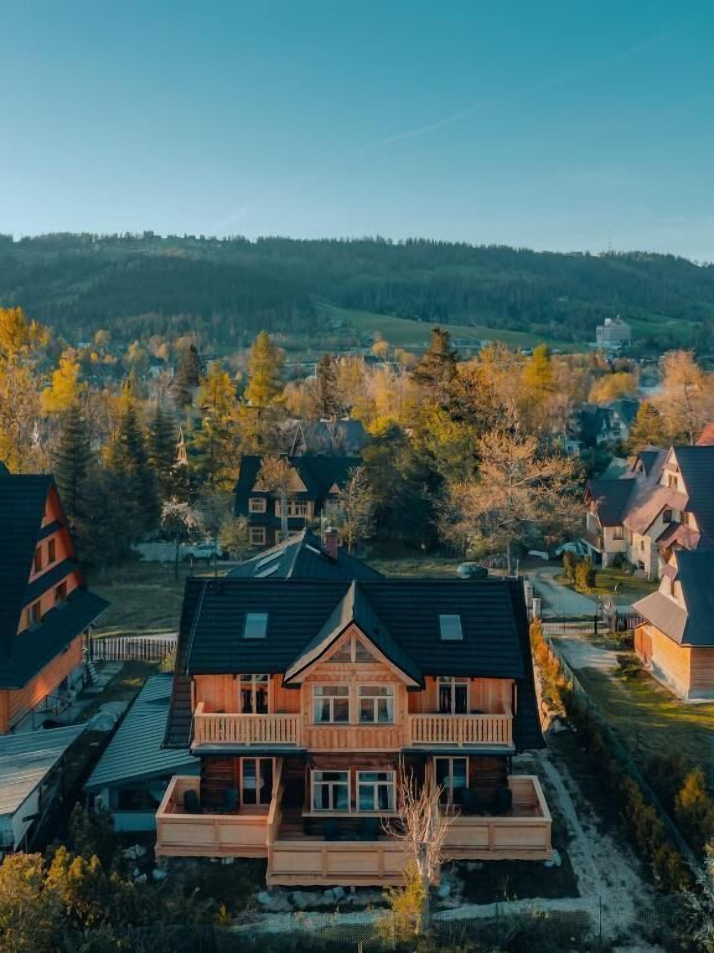 Deluxe tweepersoonskamer, balkon, uitzicht op bergen | Exterieur