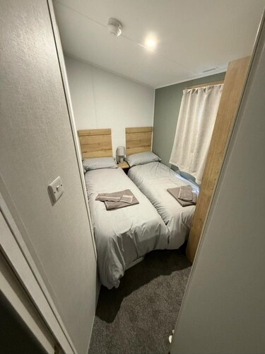 Static Caravan 3 Bed, Sleeps 6, Waterside, No Pets