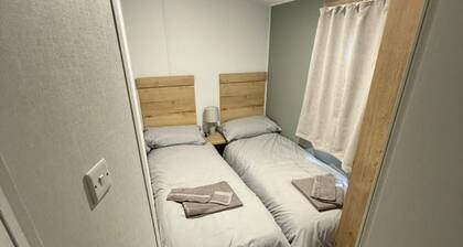 Static Caravan 3 Bed, Sleeps 6, Waterside, No Pets