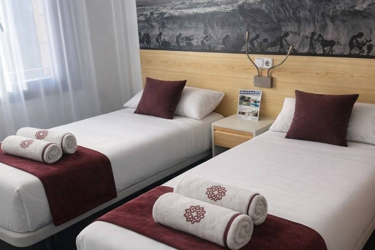 Comfort Double or Twin Room, City View