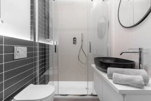 Bathroom - Vrbo Property (Milano)