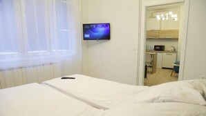 1 bedroom, iron/ironing board, WiFi, bed sheets - Blue & Rose Cozy | Heart of Sarajevo | Quiet Stay • Self Check-in • Elevator (Sarajevo)