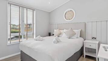 3 bedrooms, iron/ironing board, travel cot, WiFi