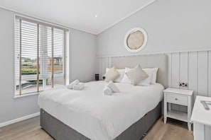 Bügeleisen/Bügelbrett, Reisekinderbett, WLAN, Bettwäsche