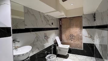 Deluxe Double Room, City View | Bathroom | Free toiletries, slippers, towels, soap