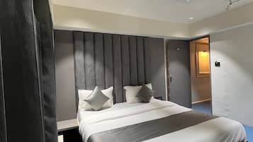In-room safe, desk, laptop workspace, iron/ironing board