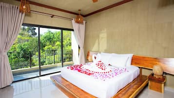 In-room safe, laptop workspace, free WiFi, bed sheets