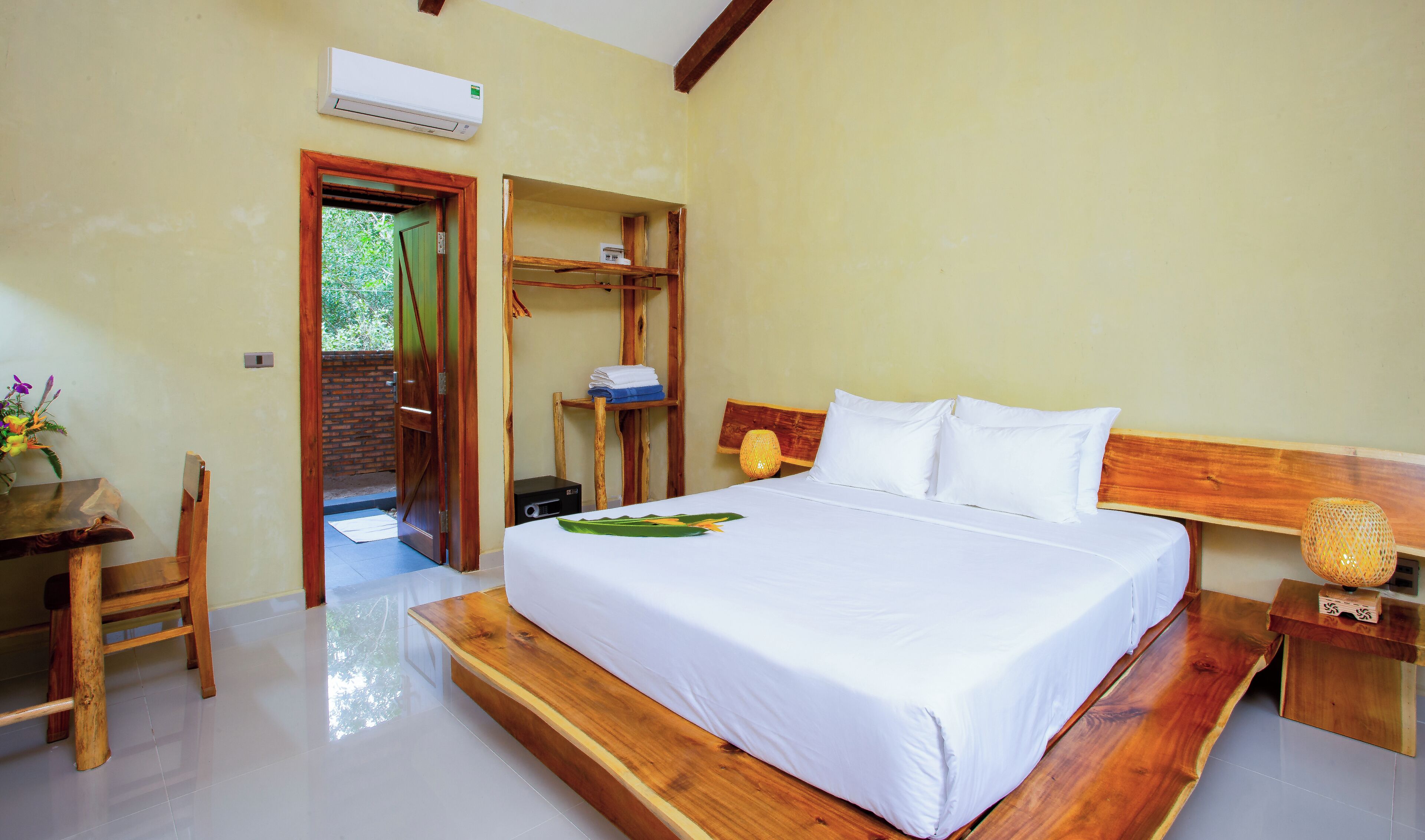 Superior Double or Twin Room, Garden View | In-room safe, laptop workspace, free WiFi, bed sheets