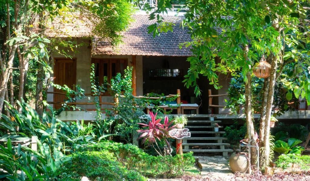 Bungalow, 2 Bedrooms, Balcony, Courtyard View | In-room safe, laptop workspace, free WiFi, bed sheets