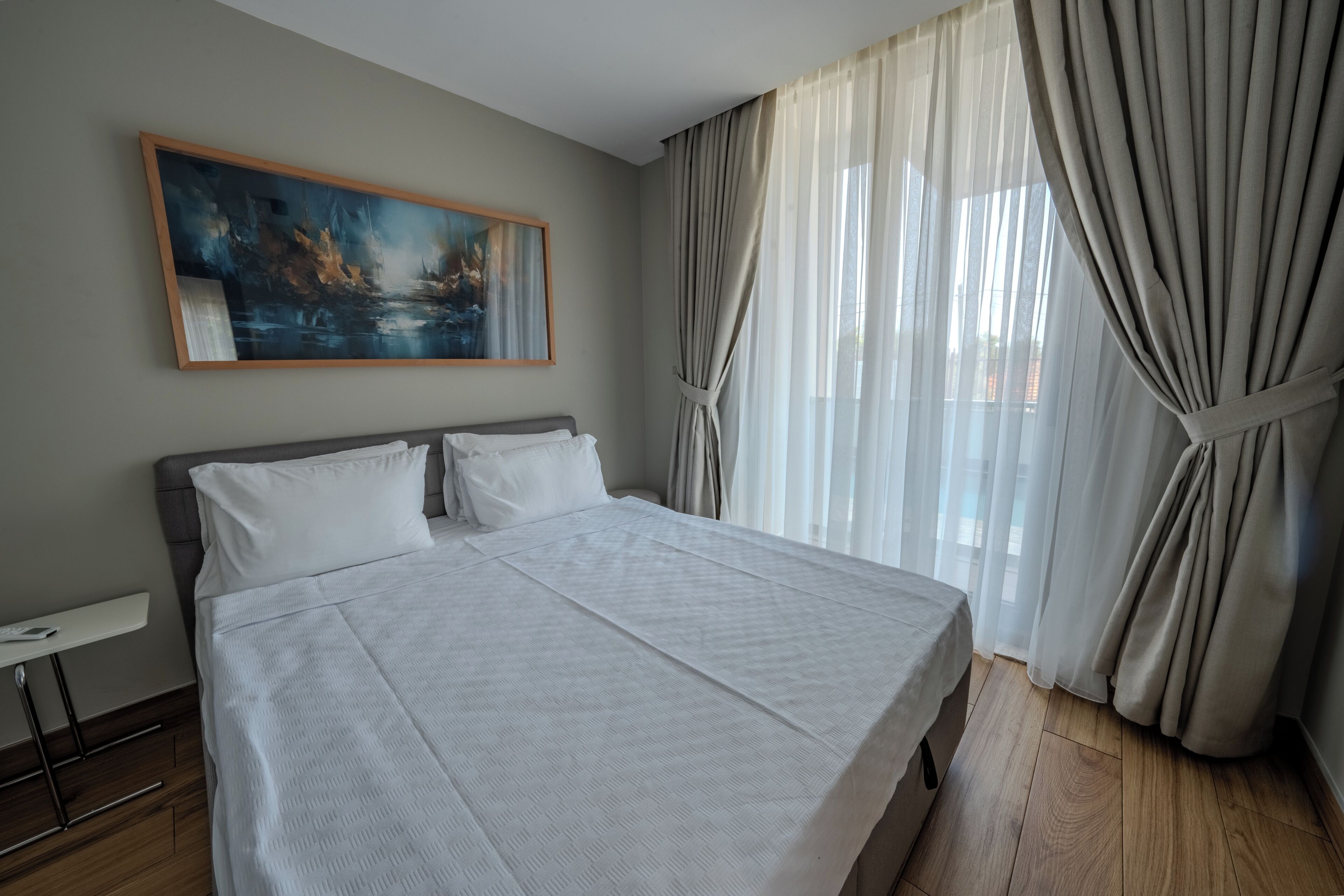 Superior-Suite, Balkon | Zimmersafe, laptopgeeigneter Arbeitsplatz, Bügeleisen/Bügelbrett