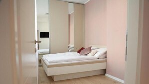 1 bedroom, iron/ironing board, WiFi, bed sheets - Stay in the Heart of Sarajevo | Blue & Rose Cozy with Balcony & Self Check-in (Sarajevo)