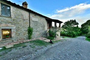 Exterior - agriturismo corvaia (Radicofani)
