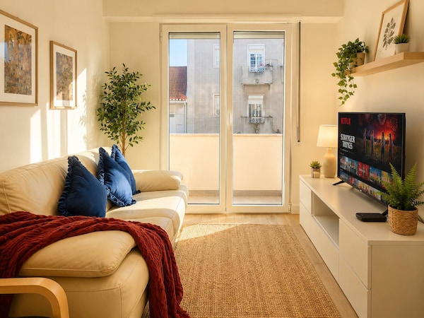Charming 2-bedroom Apartment In Almada, Near Lisbon - Almada