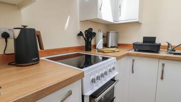 Cookware/dishes/utensils