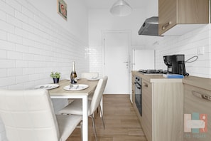 Private kitchen - ADR16: Elegant three-room apartment in a quiet neighborhood (Milano)