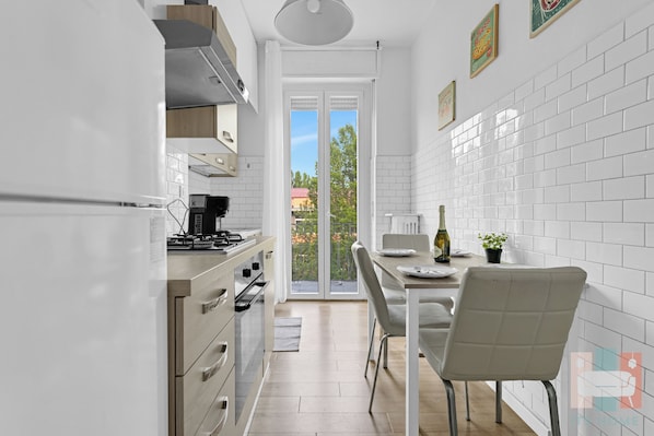 Private kitchen - ADR16: Elegant three-room apartment in a quiet neighborhood (Milano)