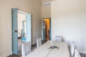 Leilighet, hageutsikt | Spiseområde