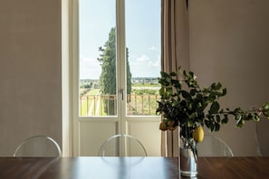 Apartment, Garden View | Tempat makan