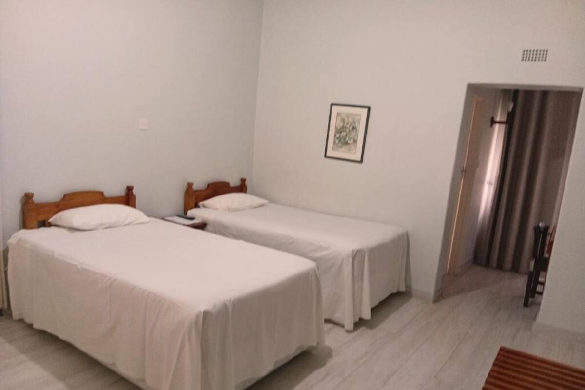 Habitación con 2 camas individuales, varias camas, para no fumadores, vista al jardín | Wifi gratis 