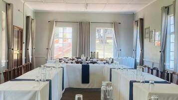 Twin kamer, Meerdere bedden, niet-roken, uitzicht op tuin | Vergaderruimte