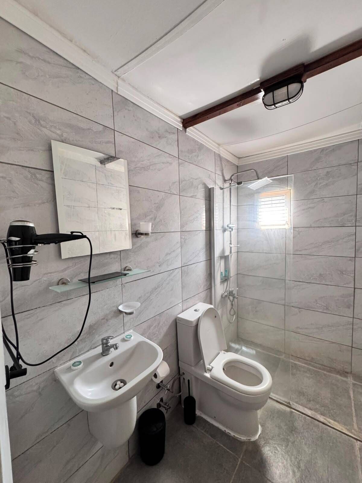 Room, Garden View | Bathroom