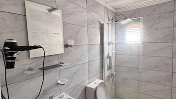 Room, Garden View | Bathroom