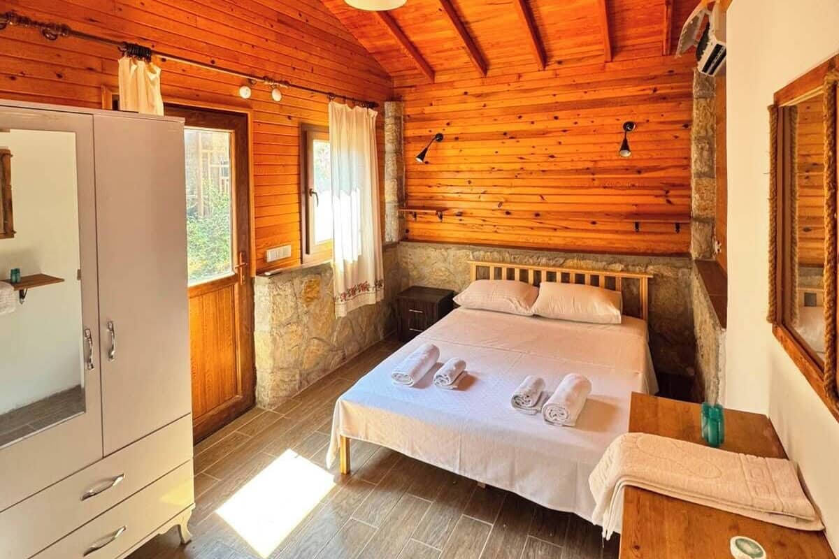 Habitación triple, vista al jardín | Wifi gratis