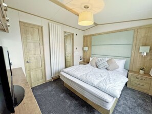 Double bedroom | ABI Westwood - Golden Gate Holidays, Towyn - ABI Westwood - UKC9629 (Towyn)
