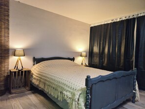 Room - Vrbo Property (Chimay)