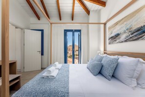 WiFi, bed sheets - Modern Coastal Style Holiday Apartment in Halki (Halki)