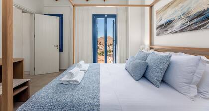 Casa Natalia 2, Modern Coastal Style Holiday Apartment in Halki