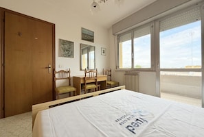2 bedrooms - SE294 – Senigallia, one-bedroom apartment with balcony, 300 metres from the beach (Senigallia)