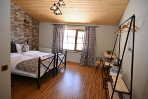 Standaard kamer, 1 twee- of 2 eenpersoonsbedden, balkon, uitzicht op tuin | Gratis wifi