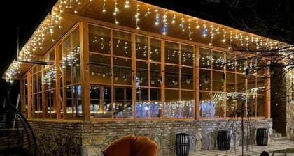 Berkri Gastro Yard & Guest House
