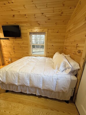 Iron/ironing board, WiFi, bed sheets - BROOK & RIDGE BUNKHOUSE
MIDCOAST MAINE CABIN (Cushing)