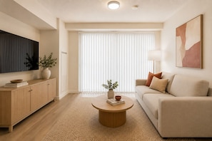 Junior Apartment | Living area - Unionmark Suites (Toronto)