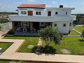 Standard Room | Exterior - Villa Christopher (Grand Popo)