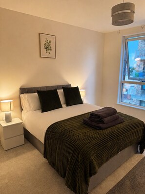 1 chambre, bureau, fer et planche à repasser, Wi-Fi gratuit