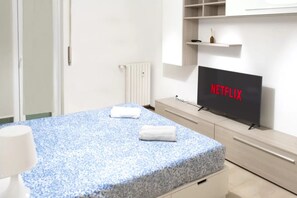Room - Vrbo Property (Milano)
