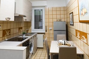 Private kitchen - Vrbo Property (Milano)
