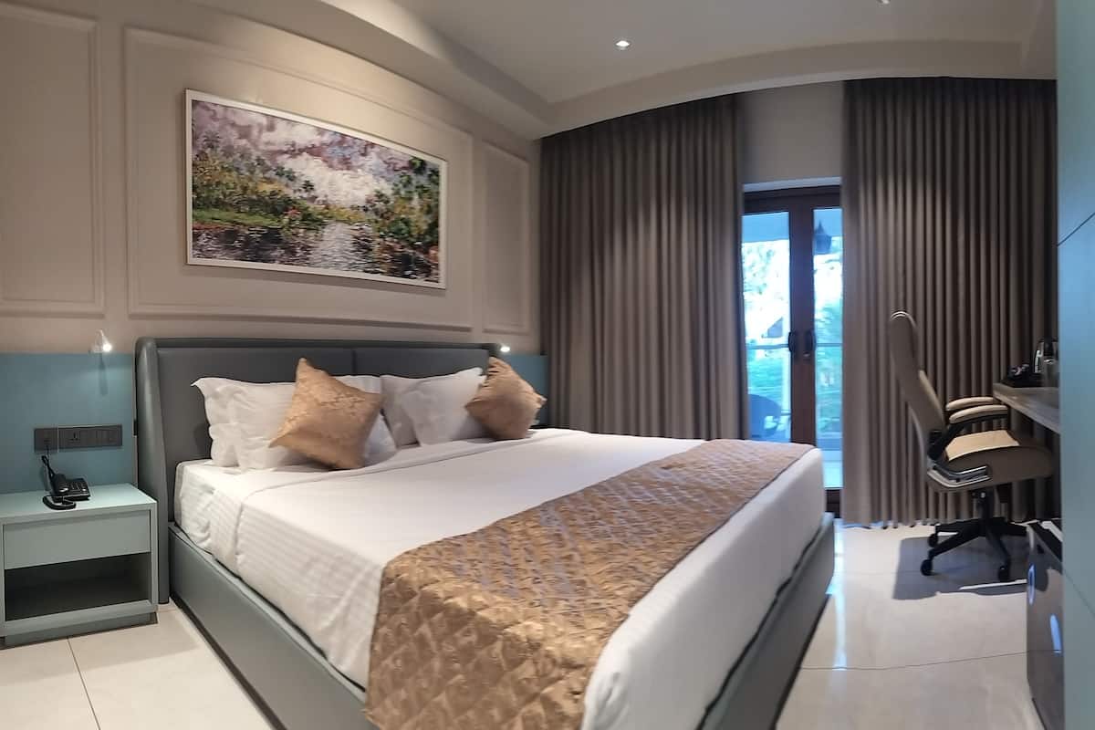 Habitación doble superior, vistas a la piscina | Sábanas de algodón egipcio y ropa de cama de alta calidad