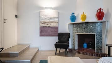 Camera Matrimoniale Spaziosa con Camino | Intérieur