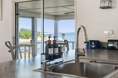 Riverfront Nostalgia | 4BR 3 BA | Sleeps 10