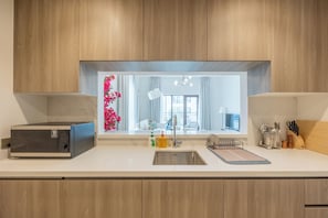 Apartment, Balcony | Private kitchen - Bloomfields 1BR in Fairways 2 Yas Golf (Abu Dhabi)